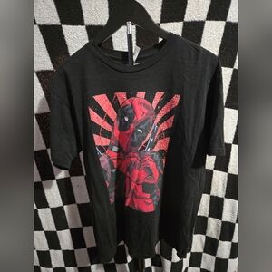Men's Deadpool heart hands shirt size large